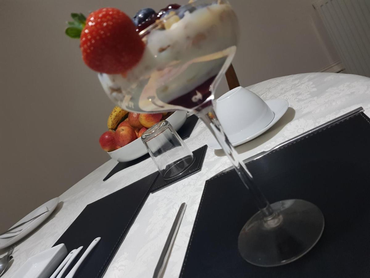 Lochtybank Guest House Carnoustie Bagian luar foto